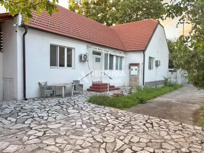 Ugrinovačka | 4zida.rs