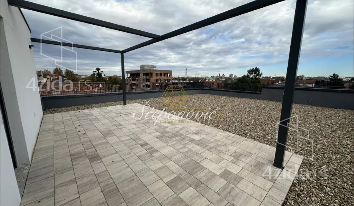 Četvorosoban stan | 4zida