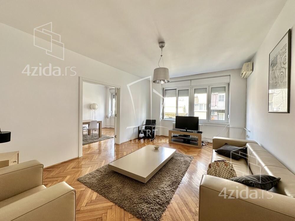 Apartament me 1 dhoma, 103 m²