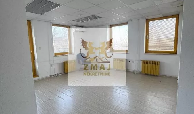 Poslovna zgrada | 4zida