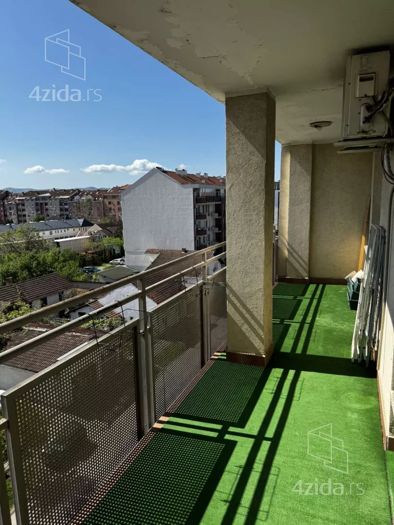 Četvoroiposoban stan | 4zida