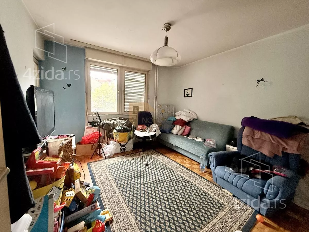 Četvoroiposoban stan | 4zida