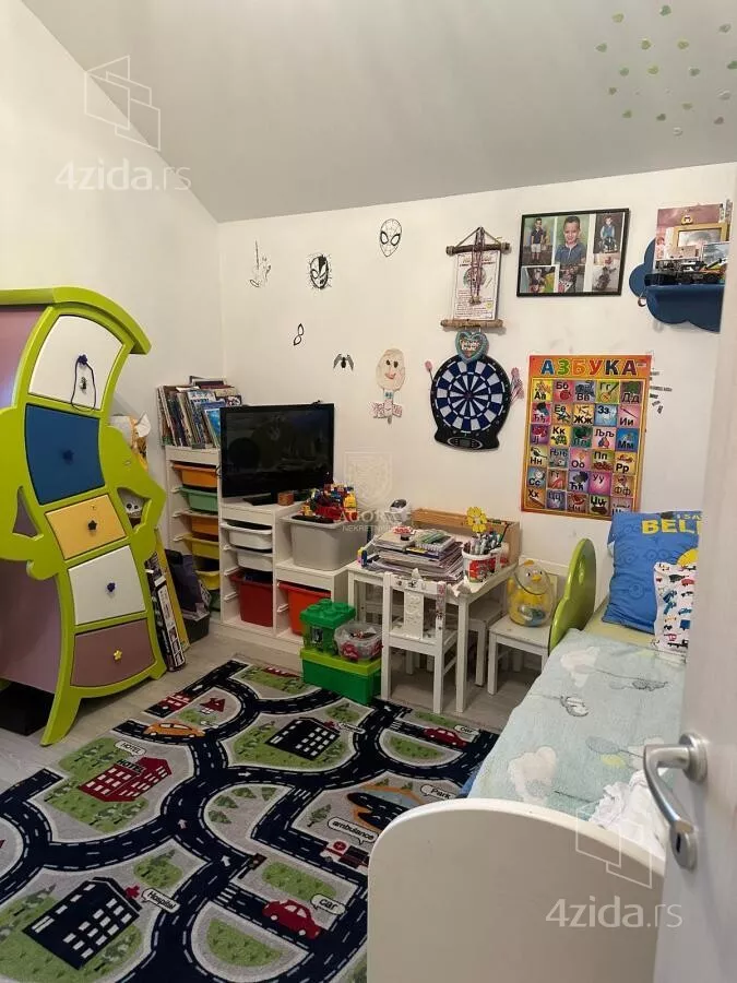 Troiposoban stan | 4zida