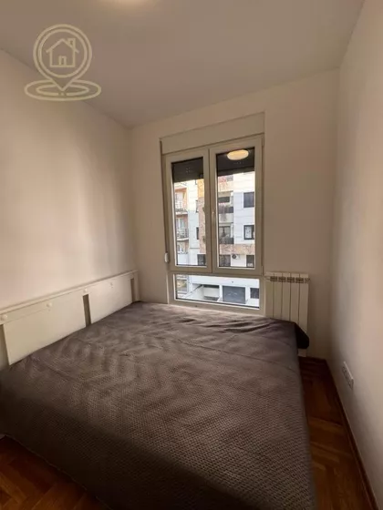 Crveni Krst Vračar | 4zida.rs