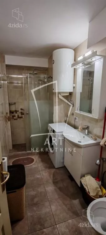 Šestosoban stan | 4zida