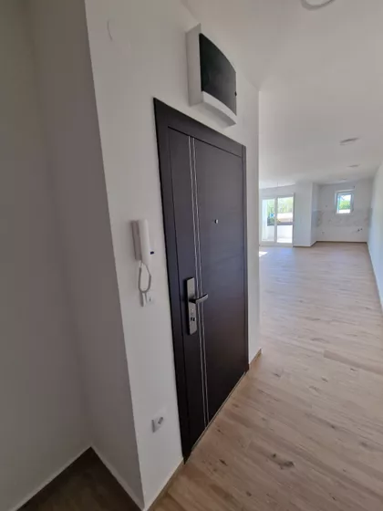 Veternička 8 | 4zida.rs