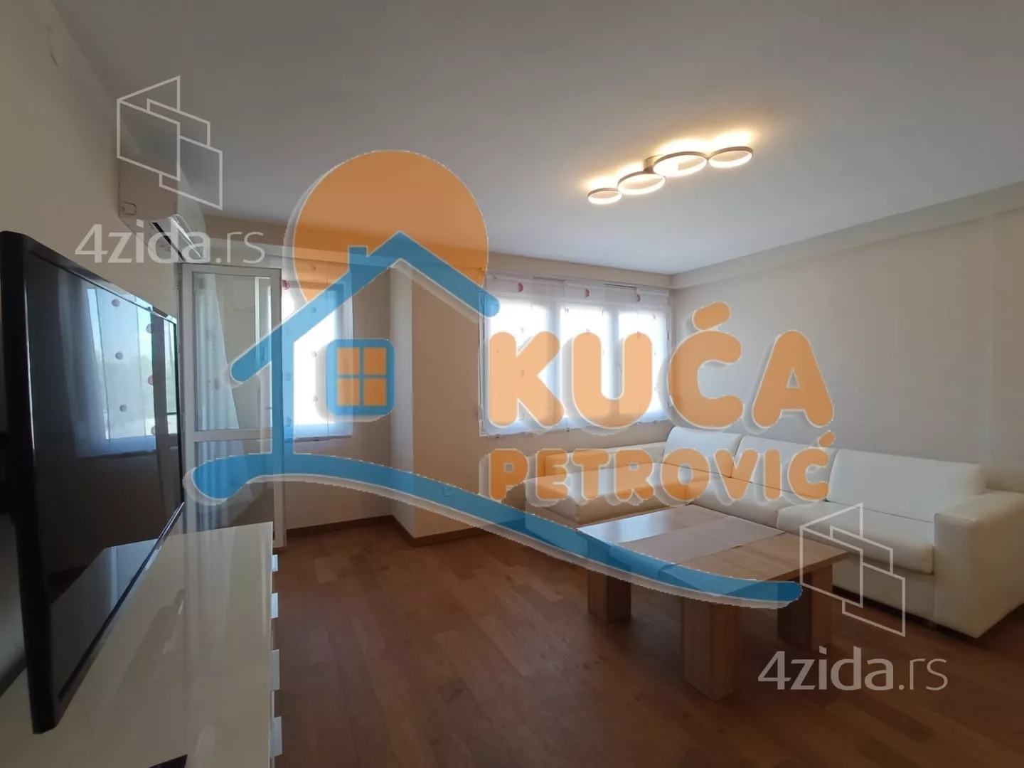 Troiposoban stan | 4zida