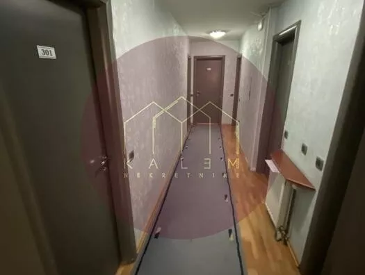 Poslovna zgrada | 4zida