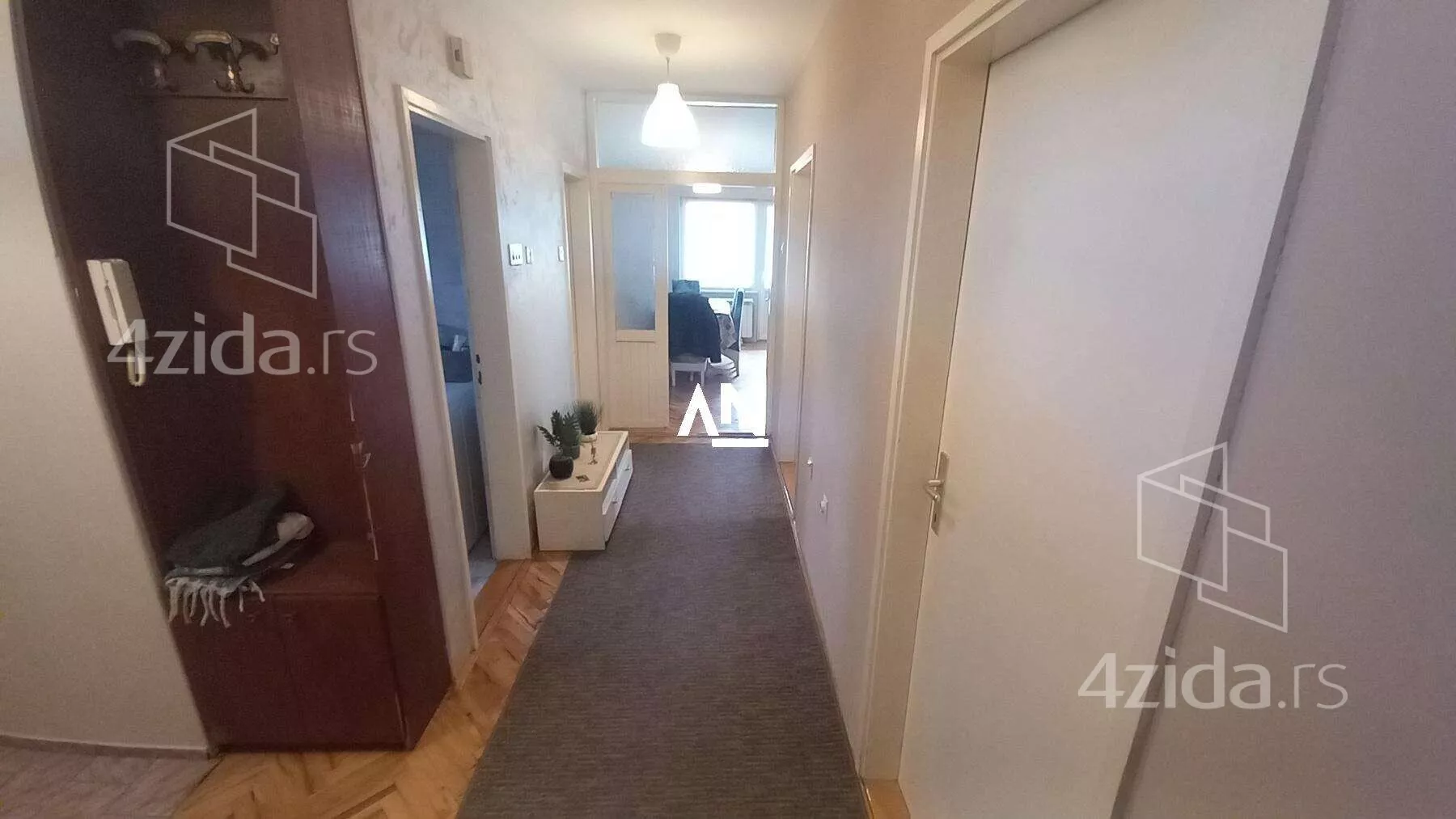 Petosoban stan | 4zida