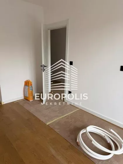 Vukov Spomenik | 4zida.rs