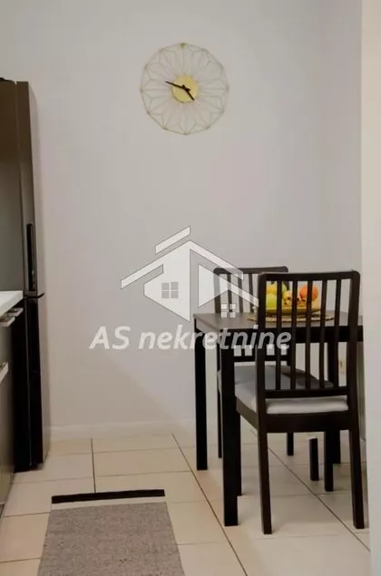 Crveni Krst Vračar | 4zida.rs