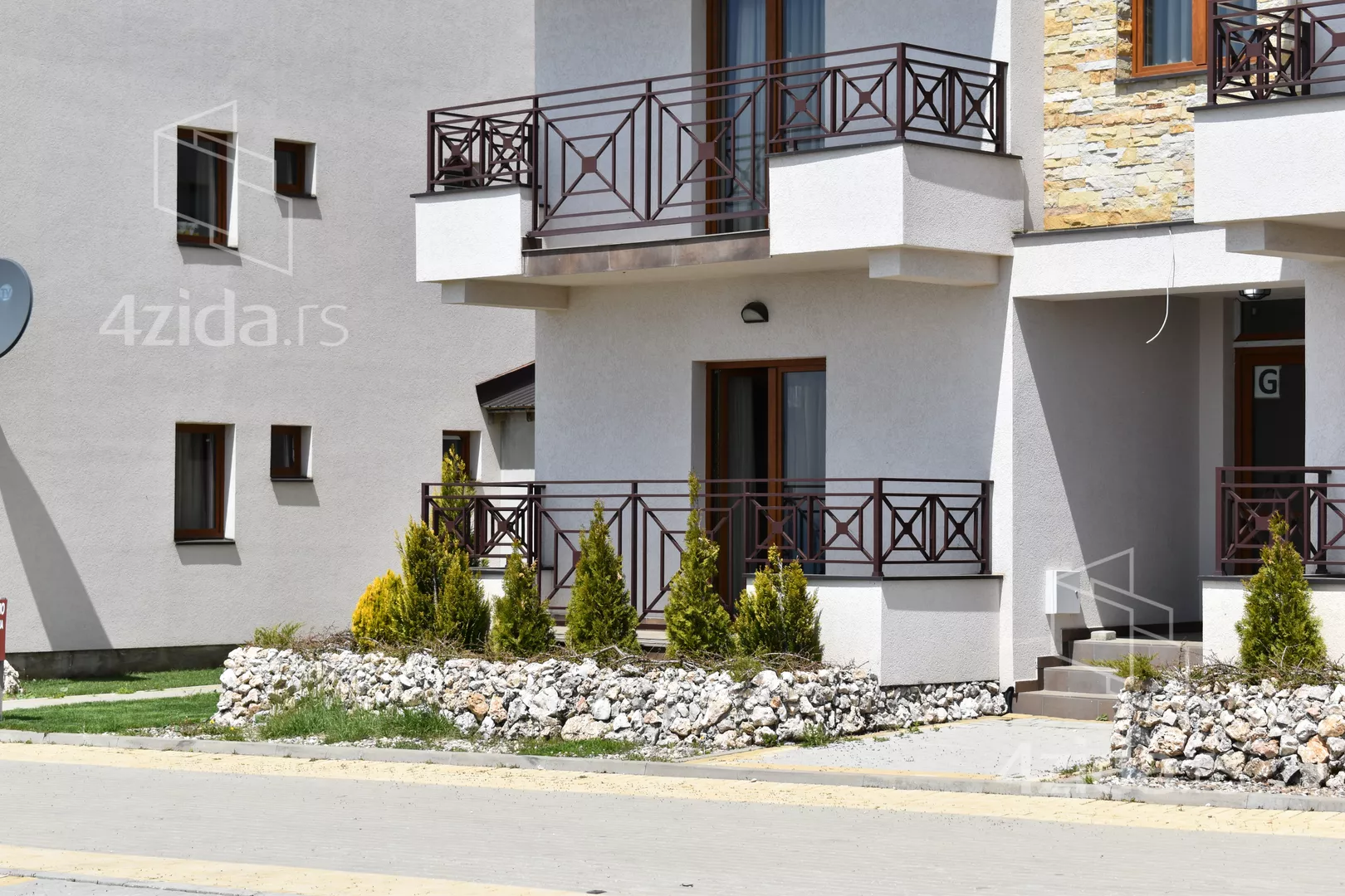 Jednoiposoban stan | 4zida