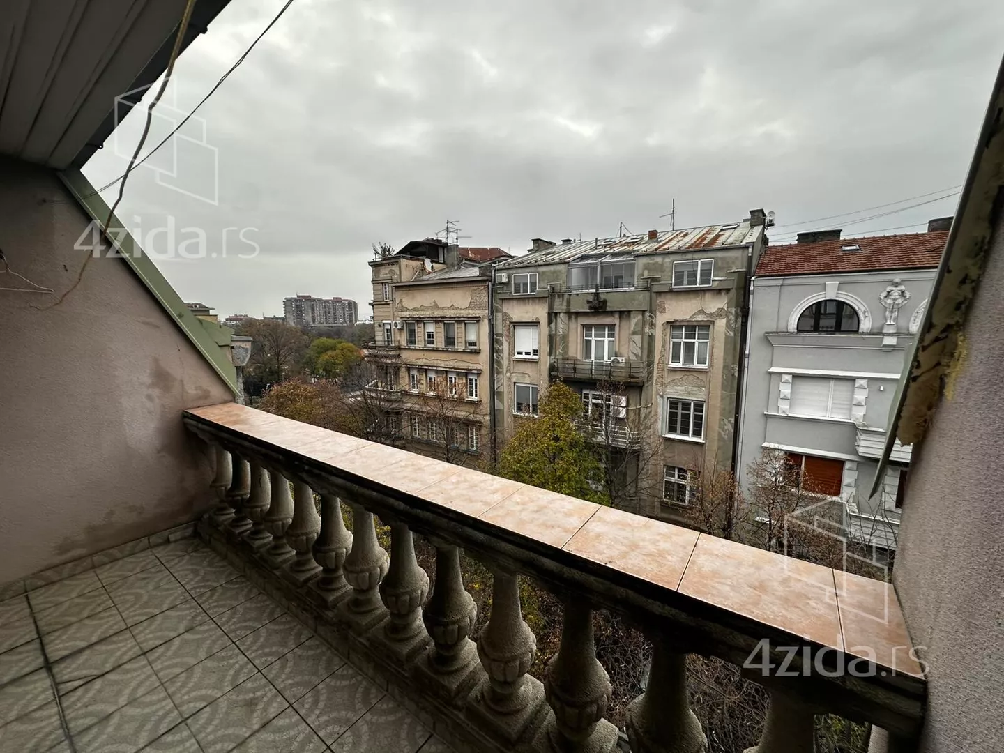 Petosoban stan | 4zida