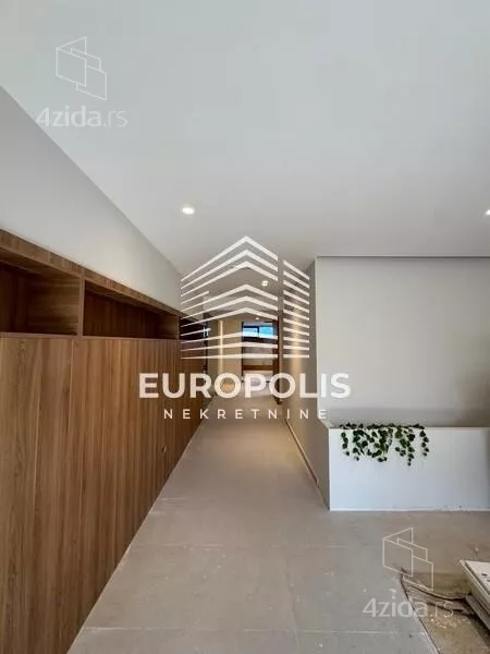 Lokal | 4zida