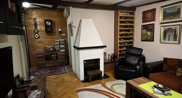 Šestosoban stan | 4zida