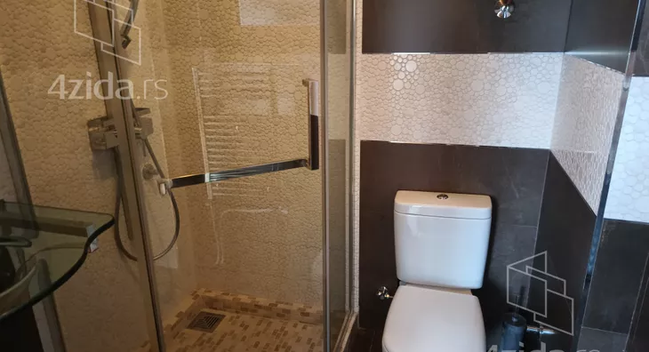 Četvoroiposoban stan | 4zida