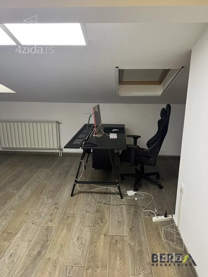 Šestosoban stan | 4zida