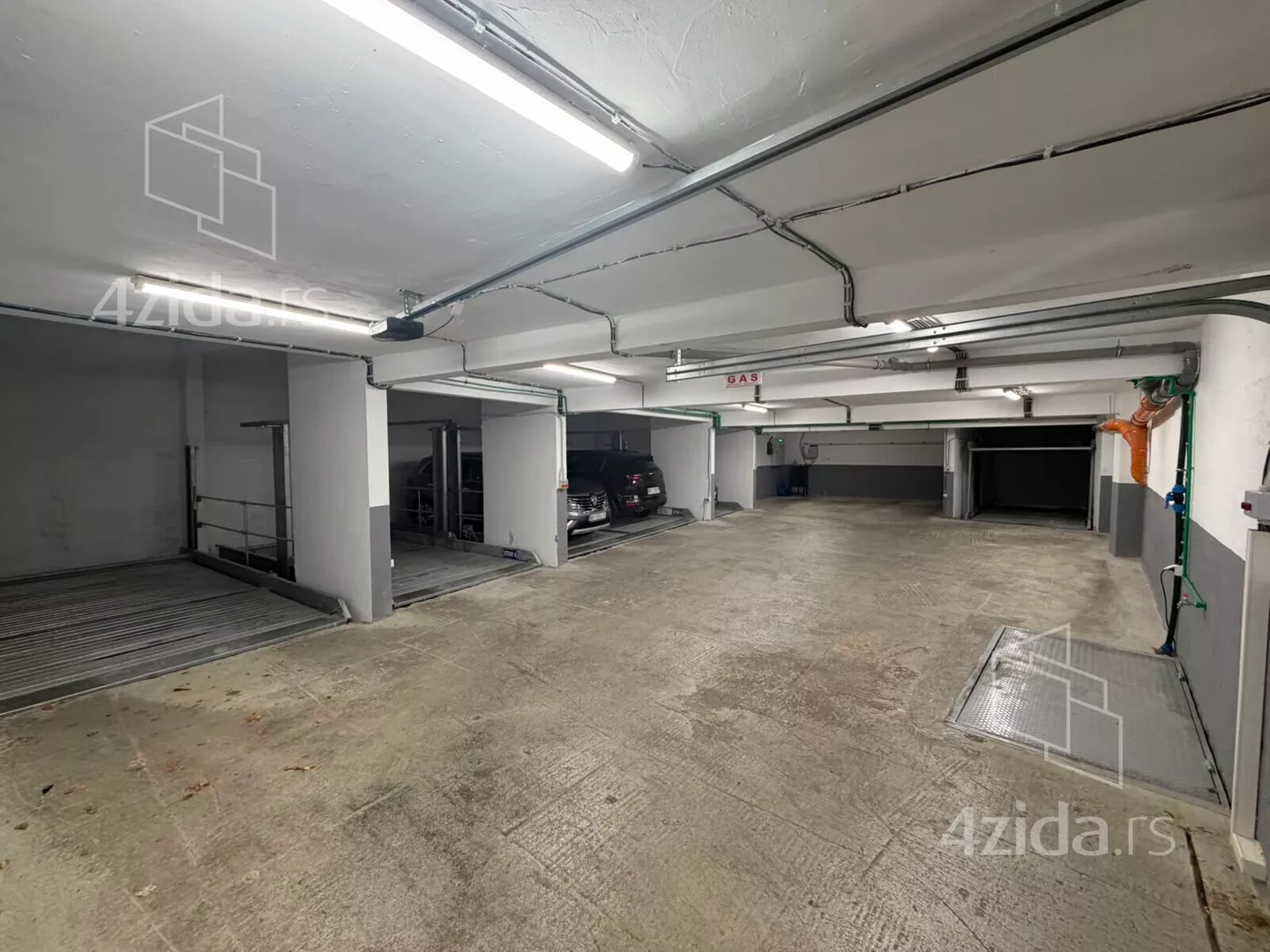 Garaža | 4zida