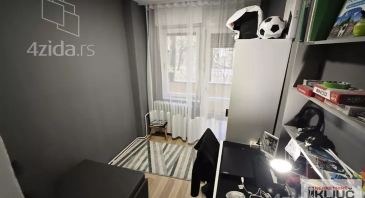 Troiposoban stan | 4zida