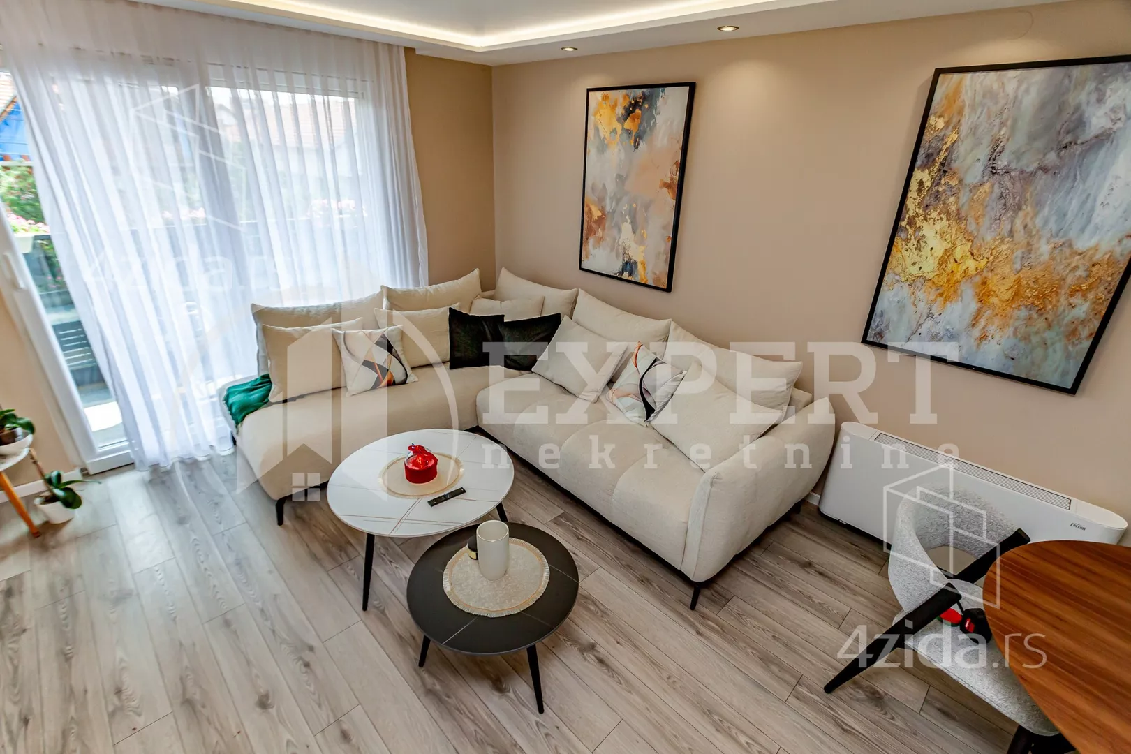 Dvoiposoban stan | 4zida