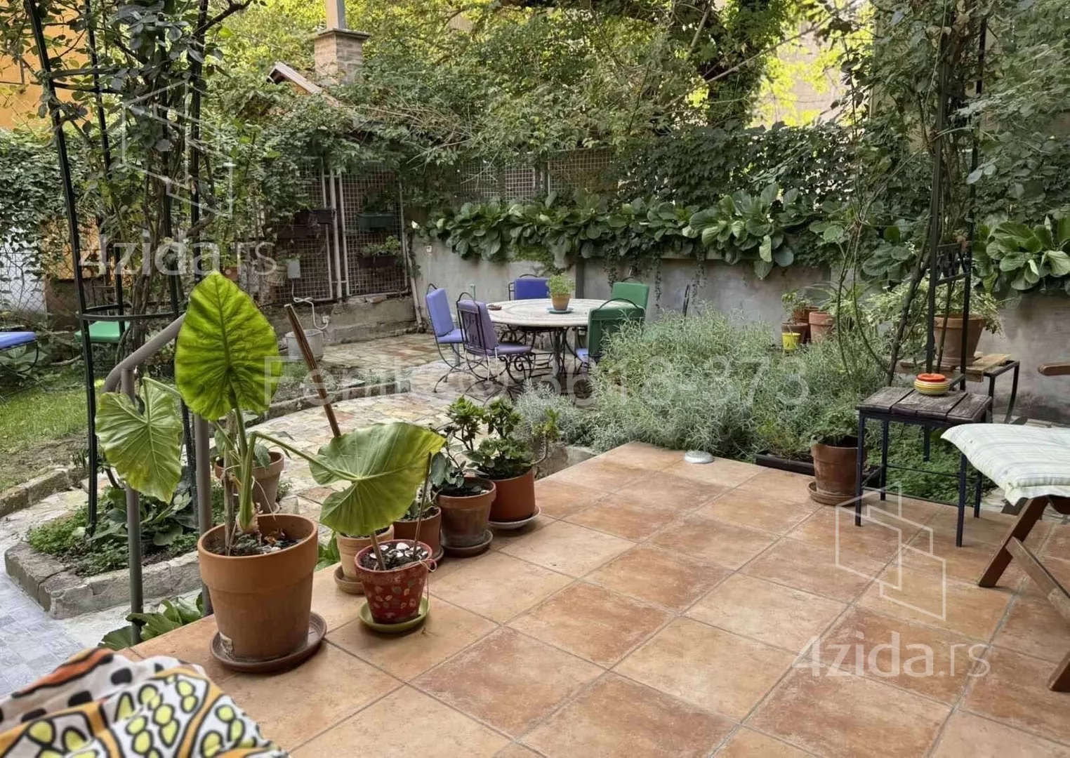 Četvoroiposoban stan | 4zida