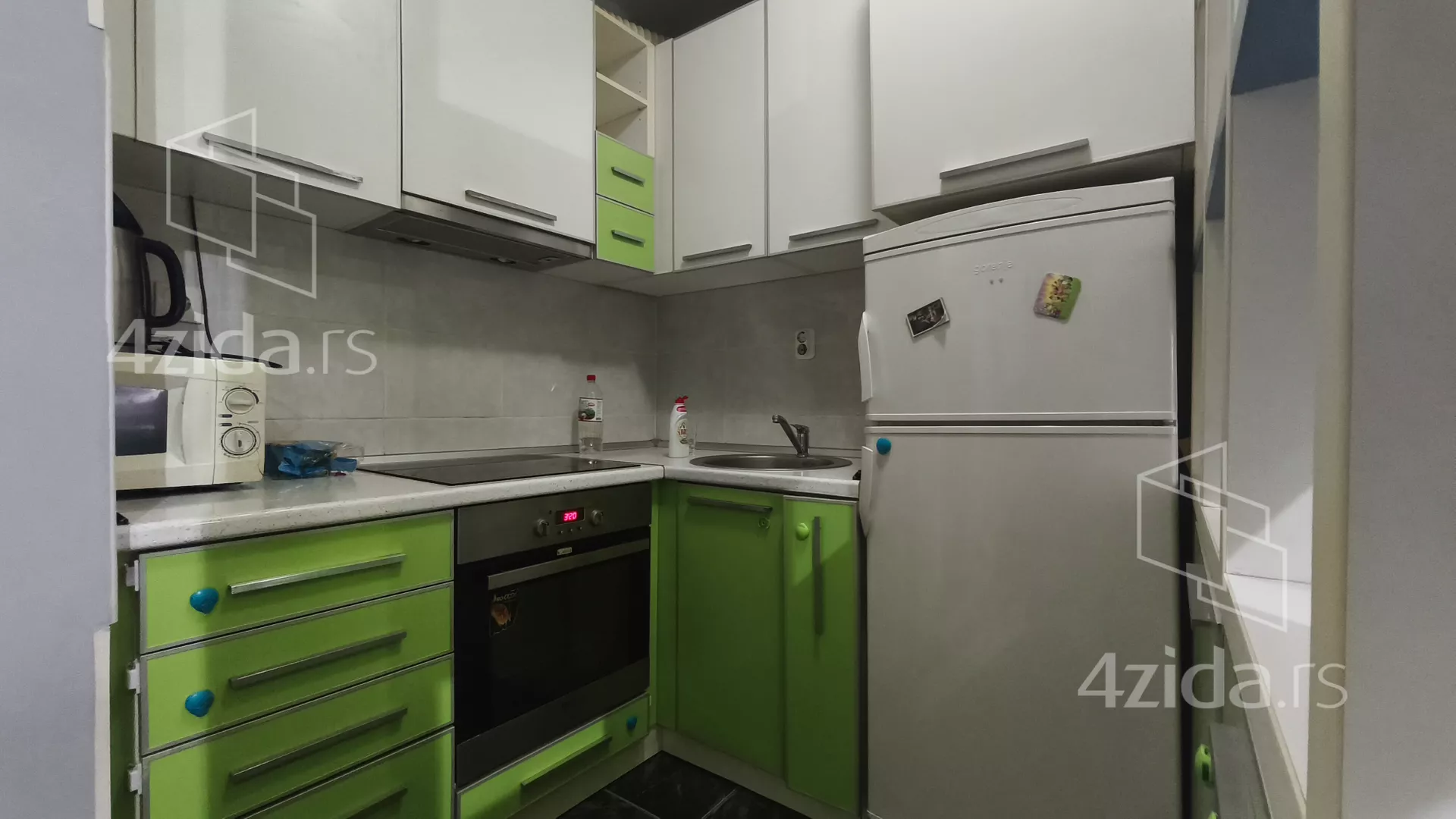 Jednoiposoban stan | 4zida