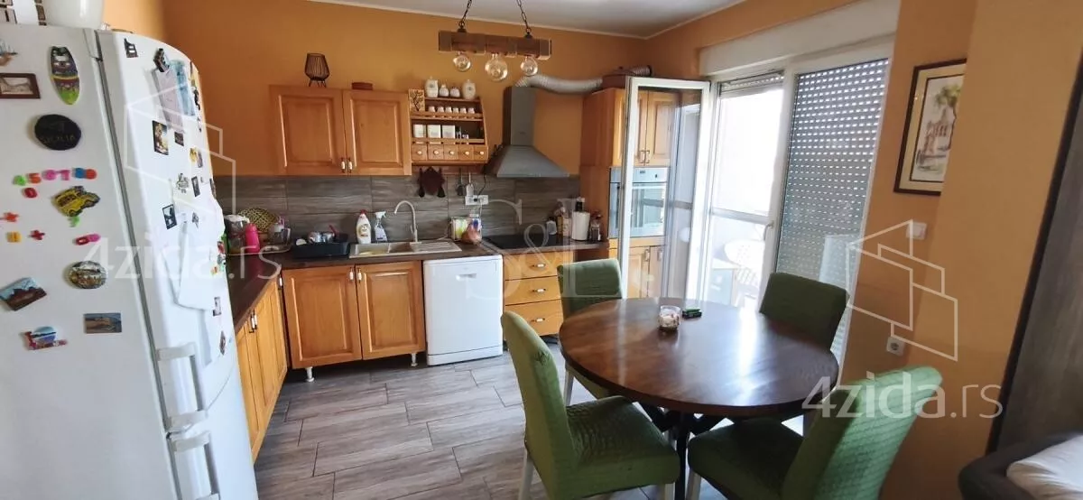 Četvorosoban stan | 4zida