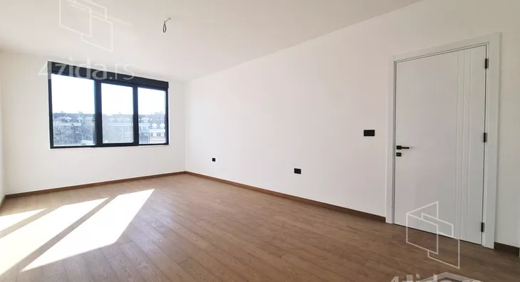 Četvoroiposoban stan | 4zida