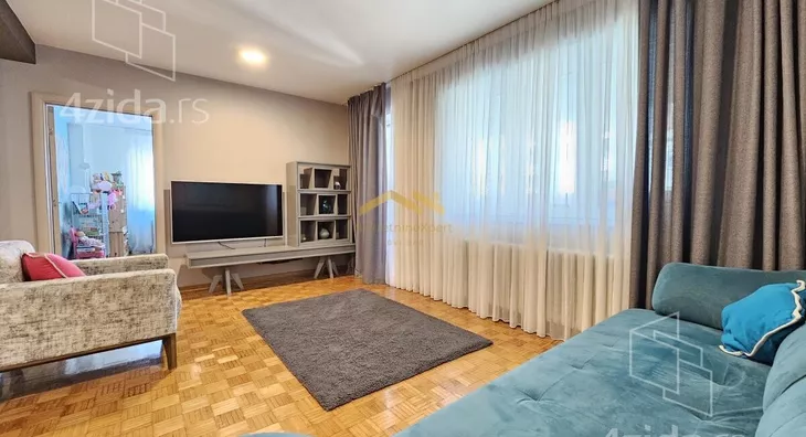 Troiposoban stan | 4zida