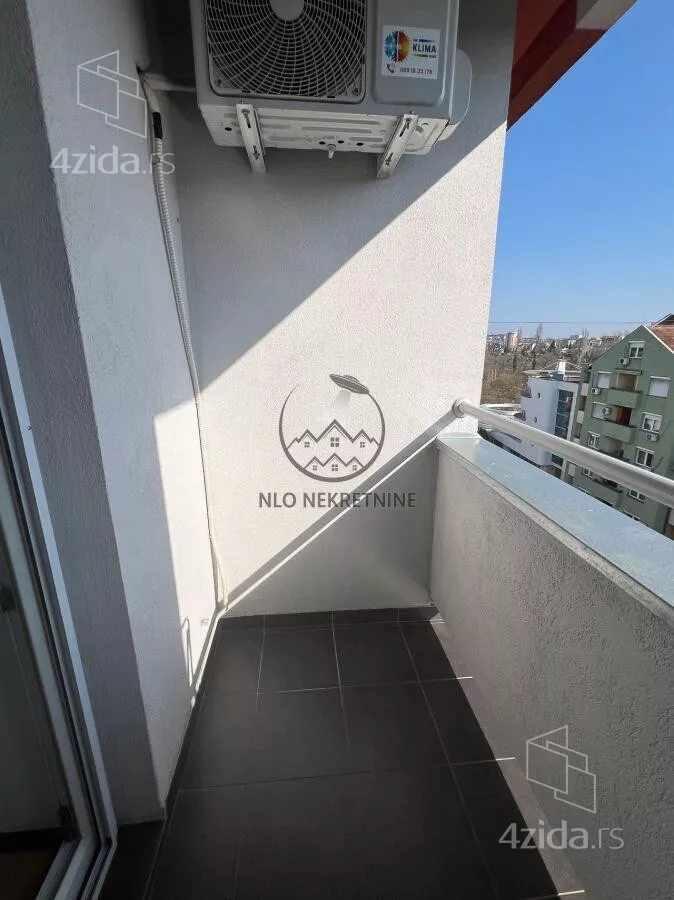 Četvoroiposoban stan | 4zida