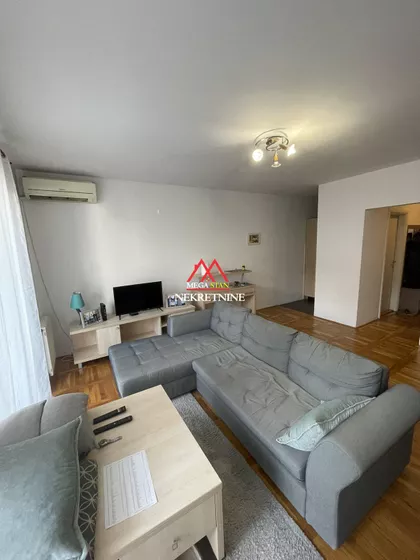 Petra Drapšina | 4zida.rs