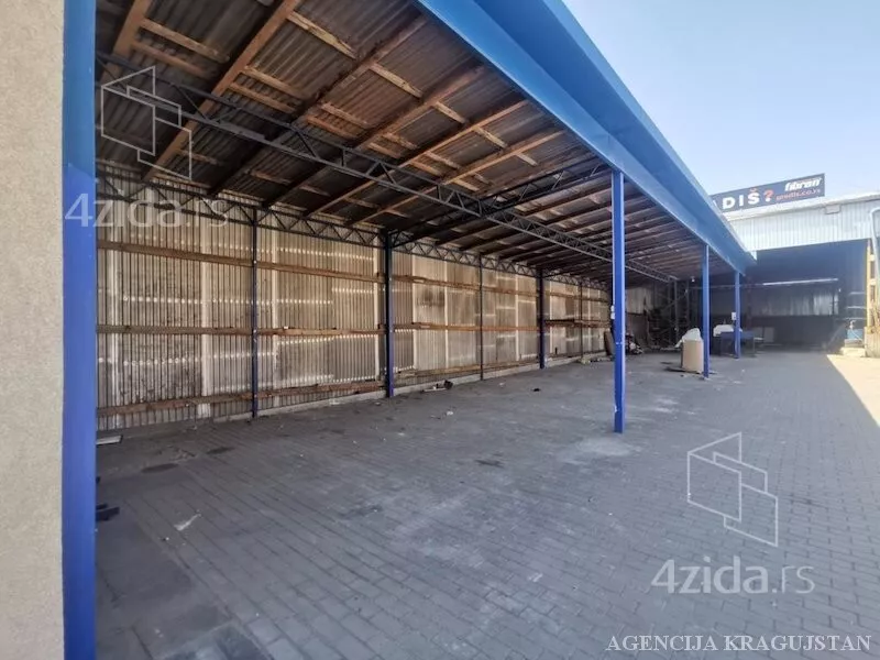 Poslovna zgrada | 4zida