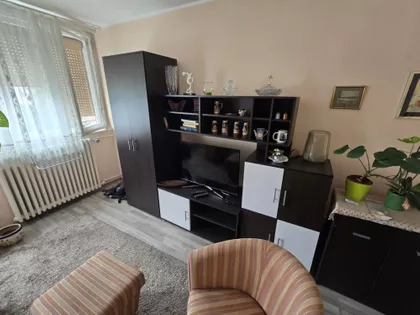Pariske komune | 4zida.rs