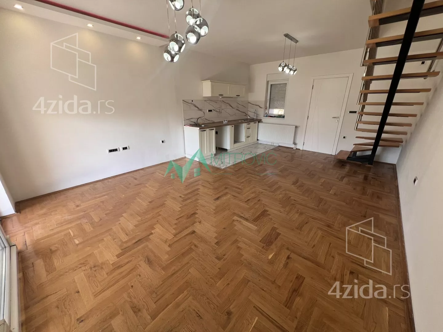 Troiposoban stan | 4zida