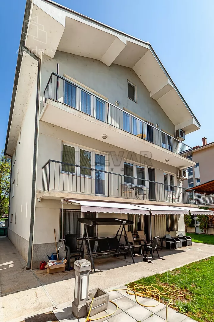 3-etažna kuća | 4zida