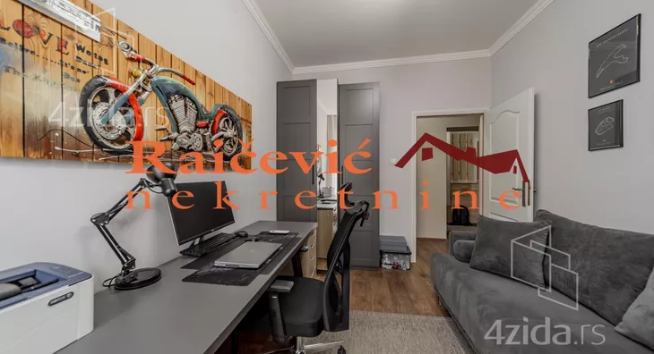 Troiposoban stan | 4zida