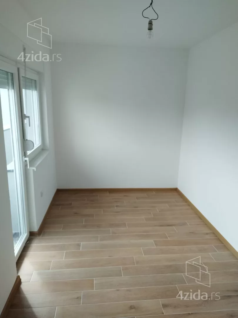 Sedmosoban stan | 4zida