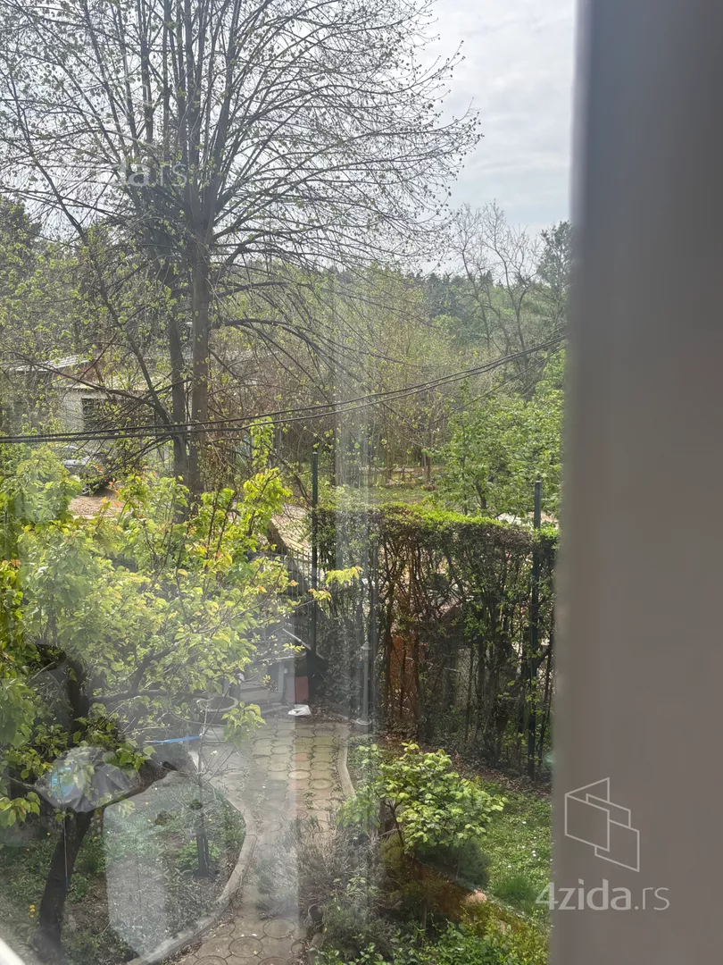 Poslovna zgrada | 4zida