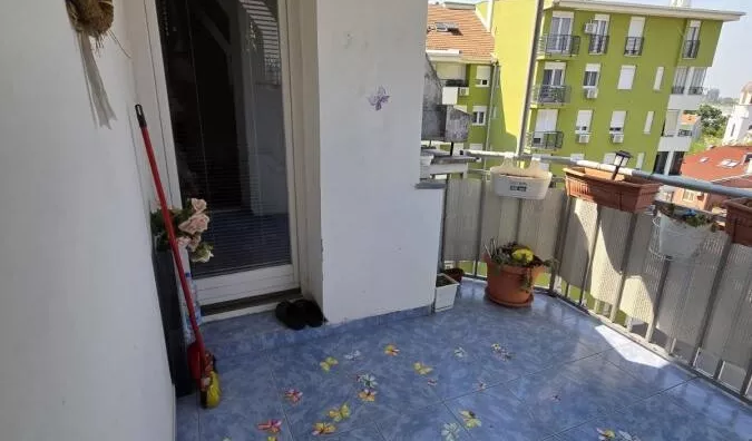 Četvoroiposoban stan | 4zida