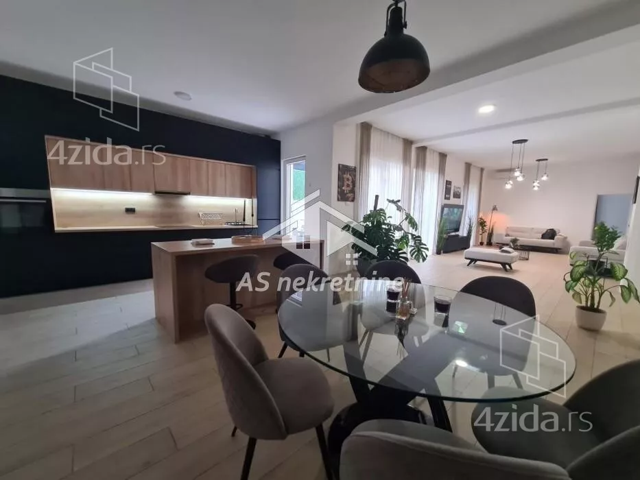 Šestosoban stan | 4zida