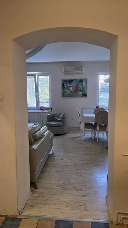 Makenzijeva | 4zida.rs