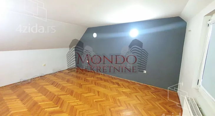 Poslovna zgrada | 4zida