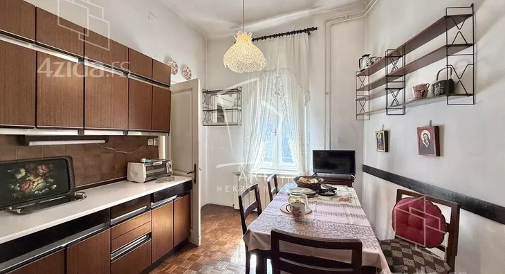 Četvoroiposoban stan | 4zida