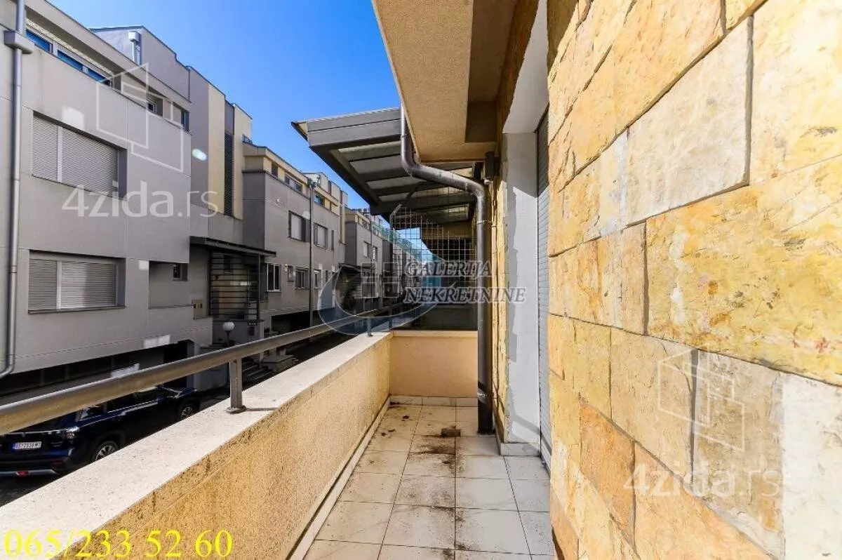 Petosoban stan | 4zida