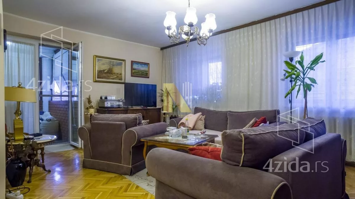 Četvorosoban stan | 4zida