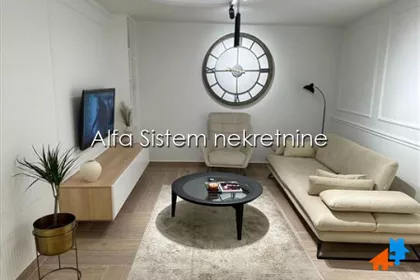Studentski Trg | 4zida.rs
