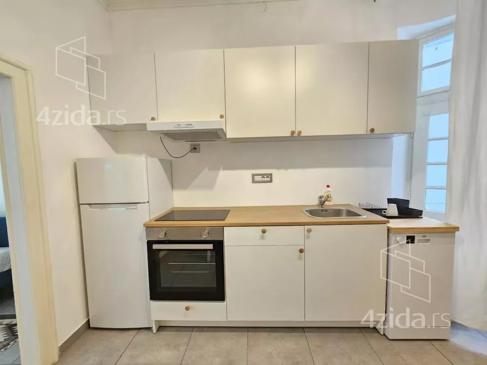 Četvoroiposoban stan | 4zida