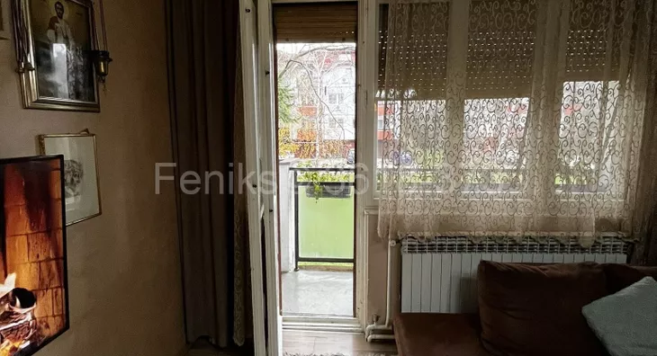 Šestosoban stan | 4zida