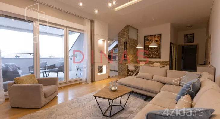 Petosoban stan | 4zida