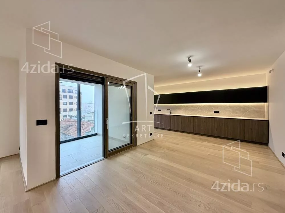 Petosoban stan | 4zida